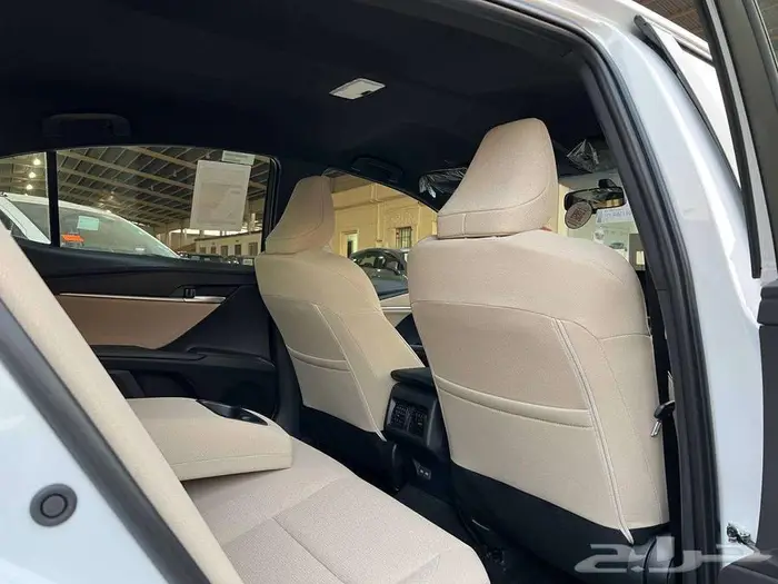 تويوتا كامري E ستاندر بنزين 2025 سعودي 6