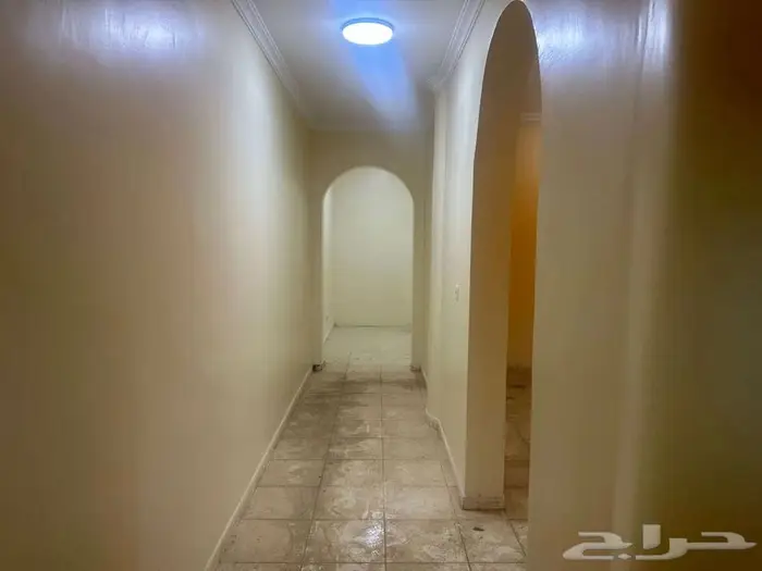 للبيع شقة تمليك للبيع بدروم خلف مكتب العمل داخل الحد 1