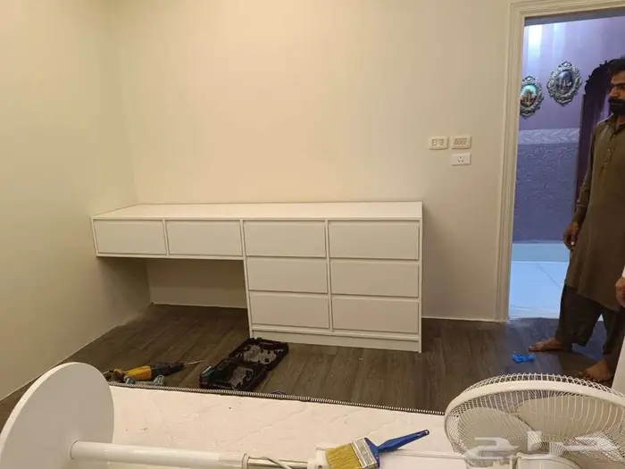 نجار تفصيل وتصميم جميع أعمال الخشب والديكورات وصيانة 14