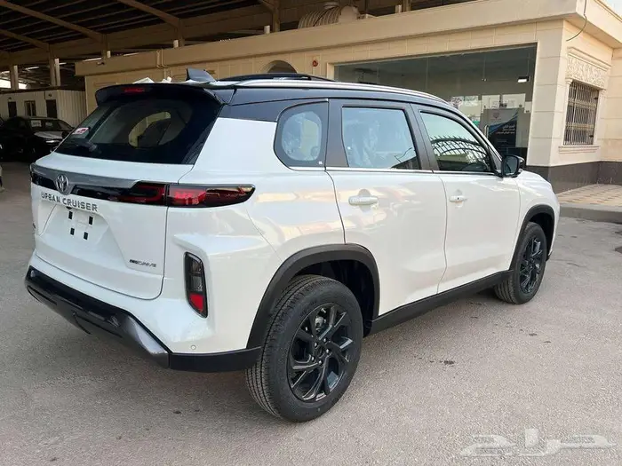 تويوتا اوربان كروزر GLX فل 2026 كاش واقساط ودفعتين 3