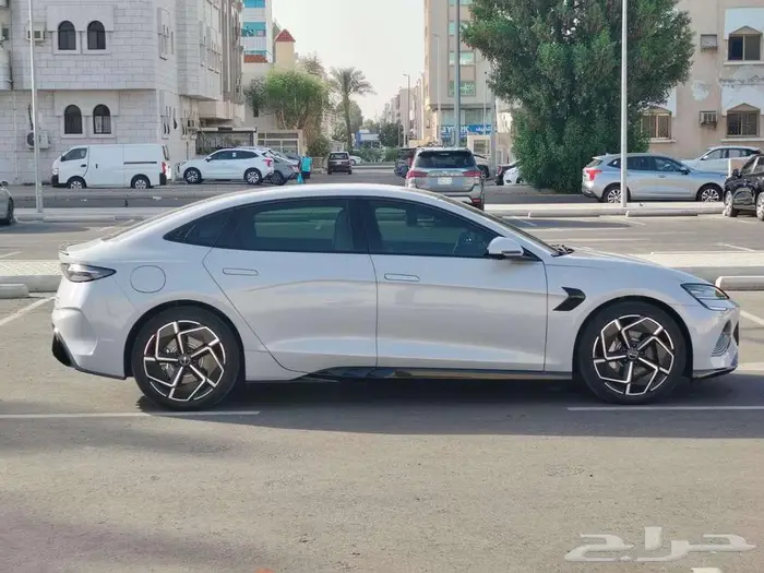 BYD SEAL   بي واي دي سيل 4