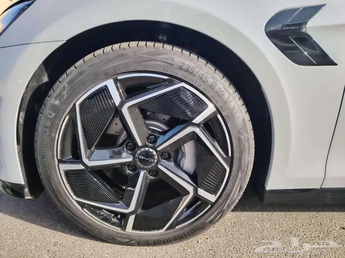 BYD SEAL   بي واي دي سيل 9