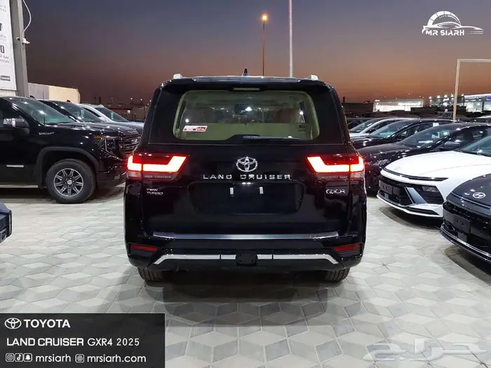 لاندكروزر GXR4 بنزين 2025 3