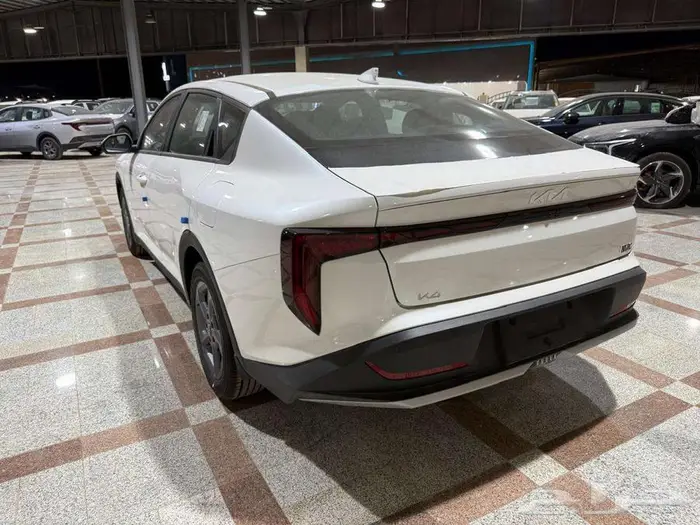 كيا كي 4 استاندر 2026 - كورنيش 2