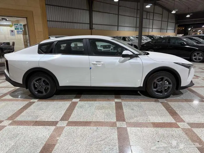 كيا كي 4 استاندر 2026 - كورنيش 1