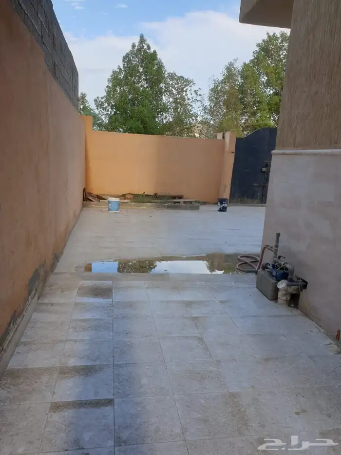عمارة على شارعين للبيع في مخطط بريمان 2