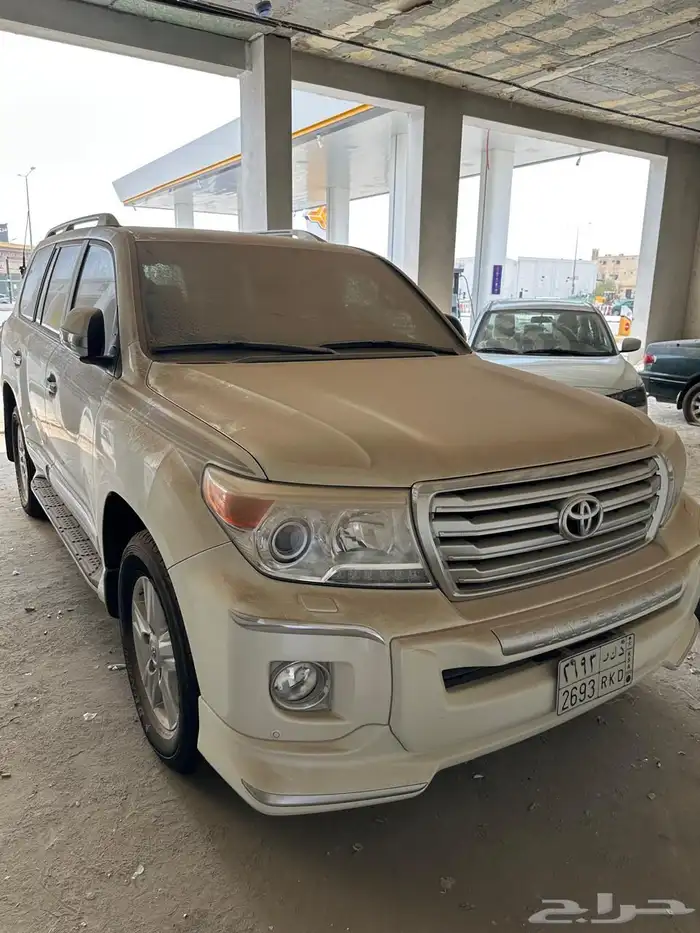 جيب لاند كروزر 6