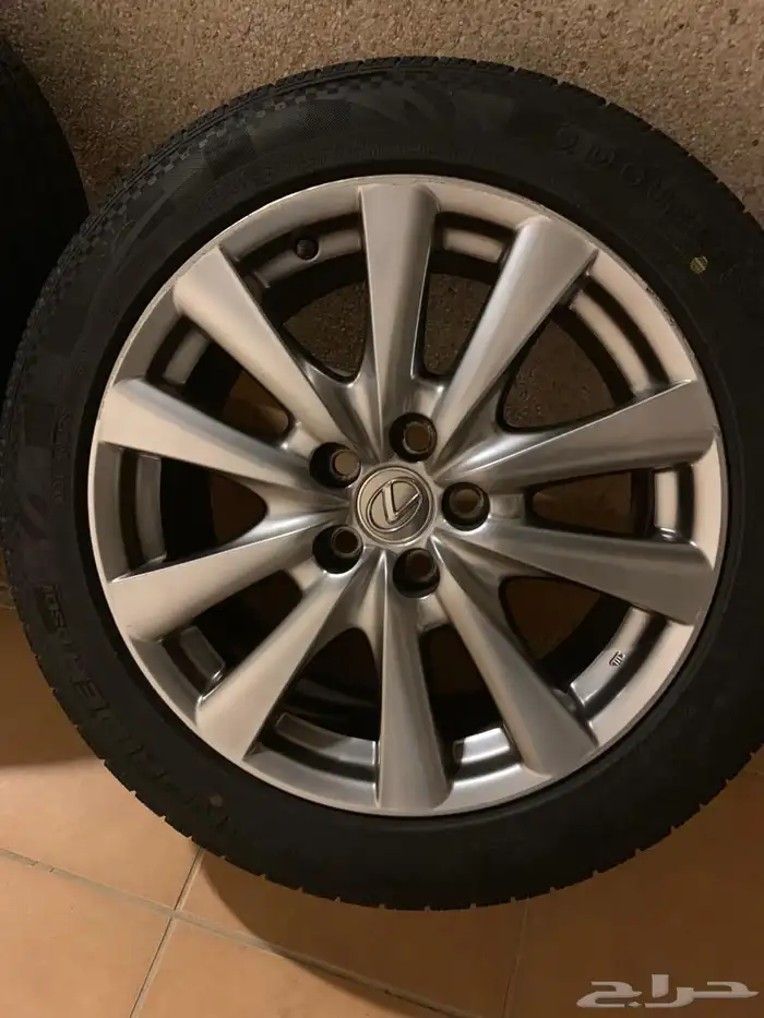 للبيع جنوط لكزس GS ب 600 ريال مستعجل 4