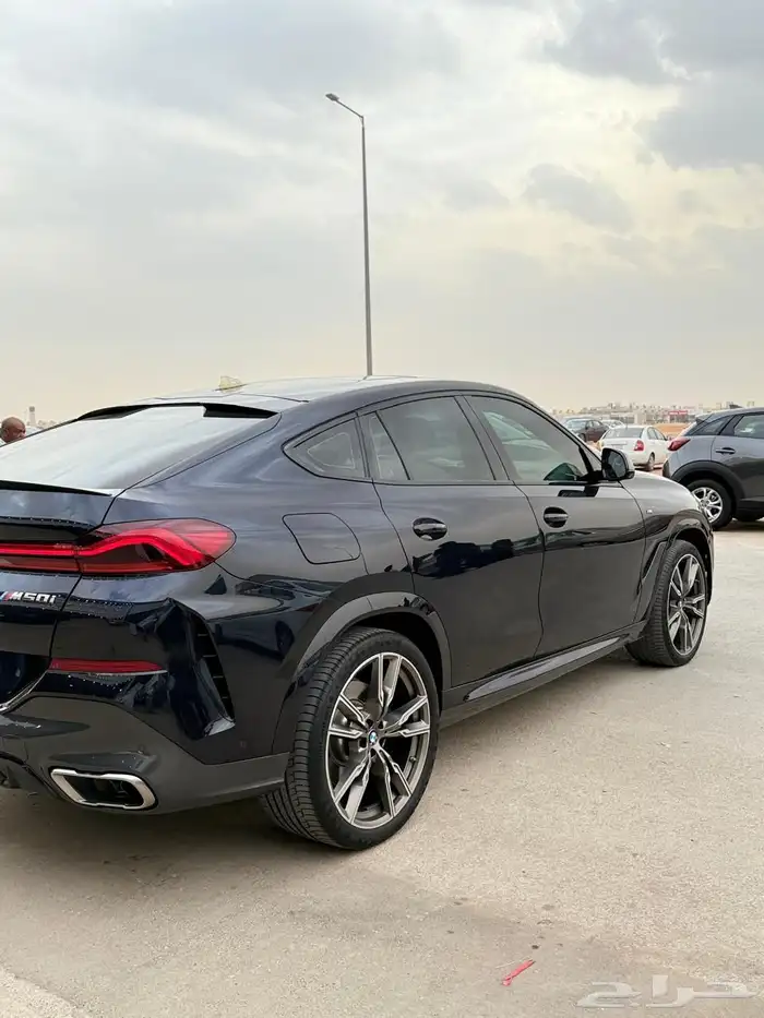 بي ام دبليو X6 2020 M50i- ام كت 8 سلندر عداد قليل نظيف جدا 3