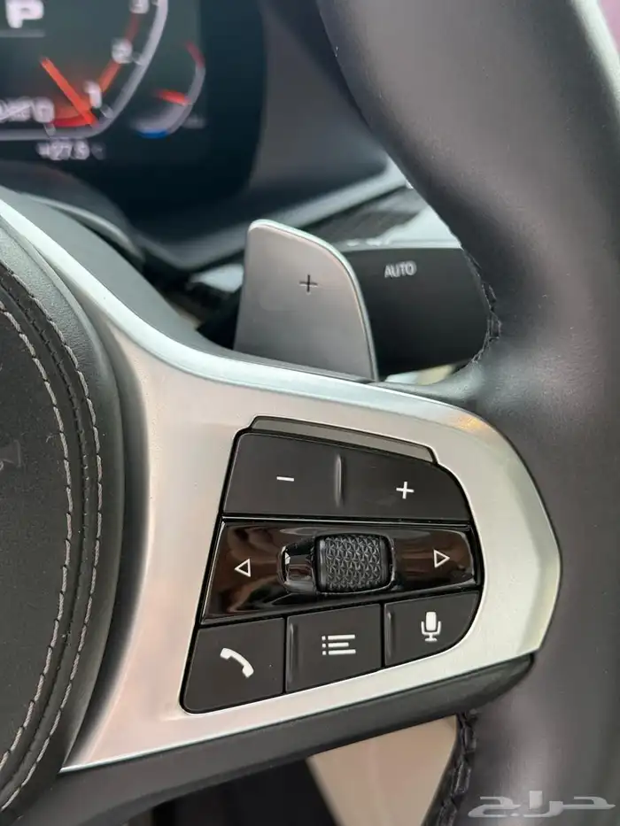 بي ام دبليو X6 2020 M50i- ام كت 8 سلندر عداد قليل نظيف جدا 12