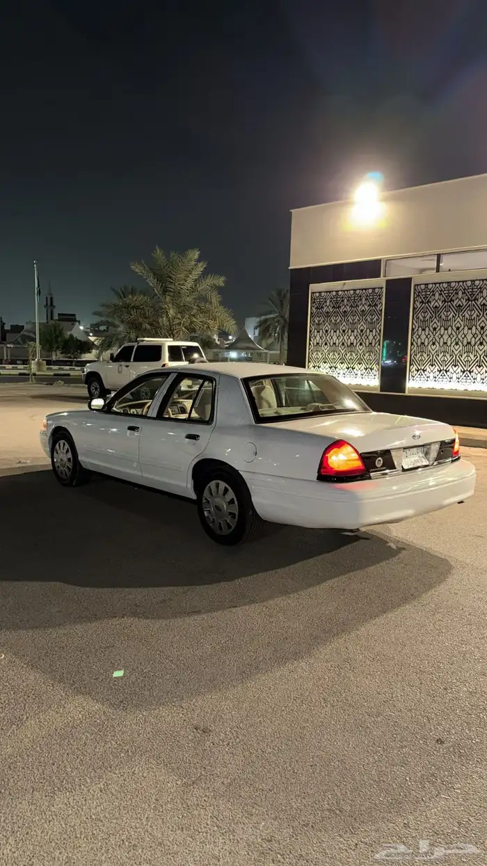 فورد 2011 بوليسي 9