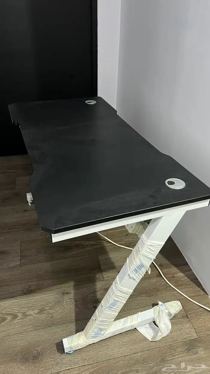 للبيع طاولة مكتبيه ( قيمينج ) 0