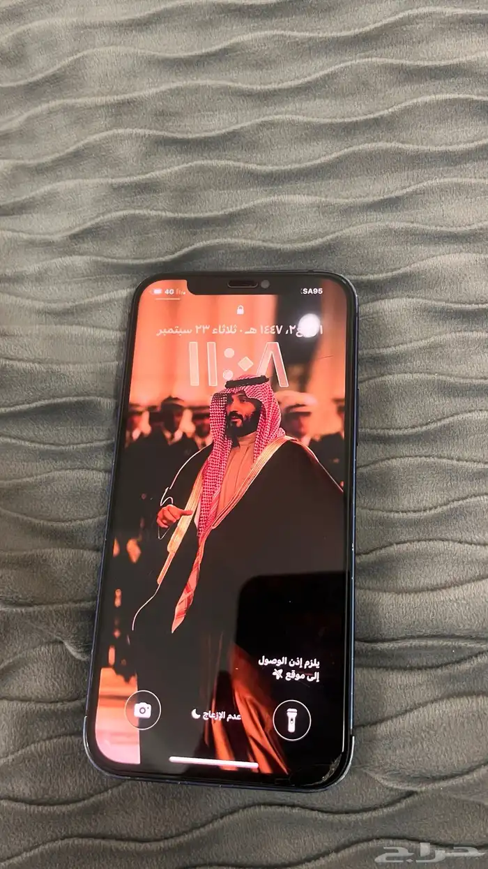 أيفون 12 العادي يحتاج خلفيه الباقي سليم كامل 2