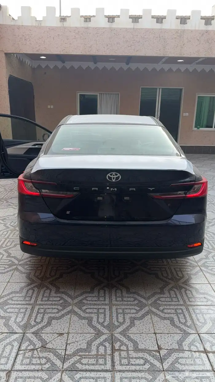كامري 2025 كحلي ستاندر بنزين E 8