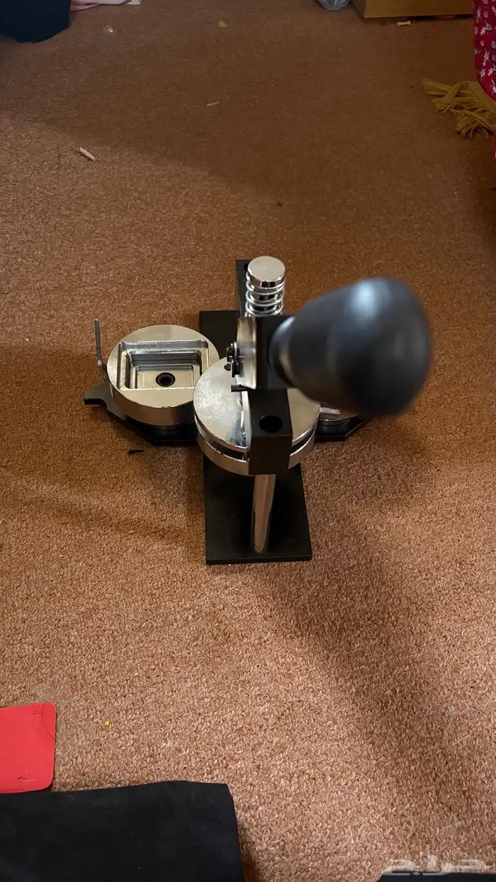 مكبس يدوي للشعارات جديد 0