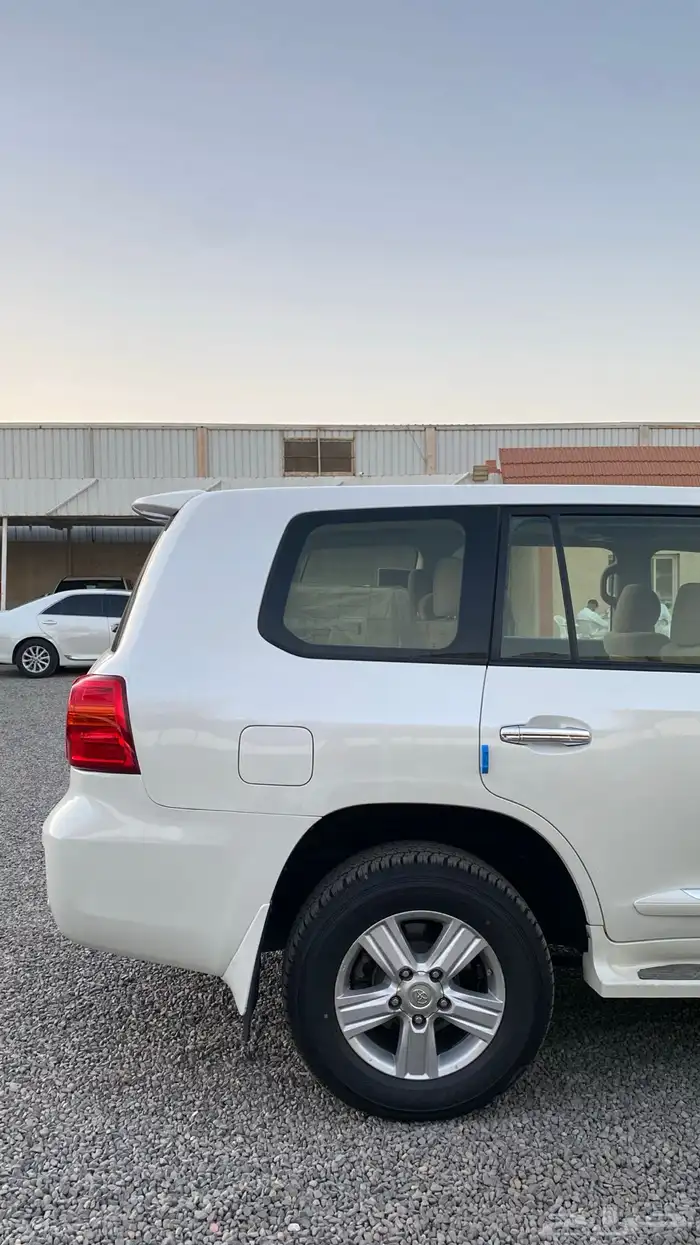 تويوتا لاندكروزر 2013 فل كامل (( تم البيع )) 5