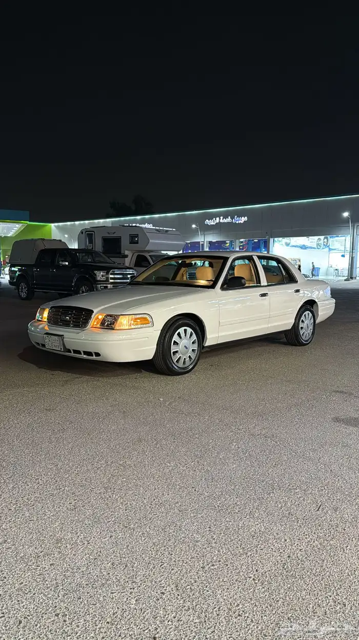 فورد 2011 بوليسي 10