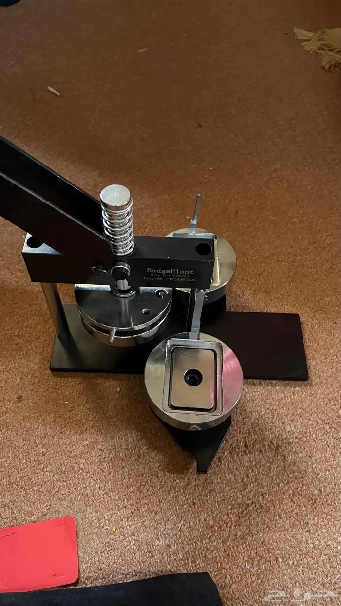 مكبس يدوي للشعارات جديد 3