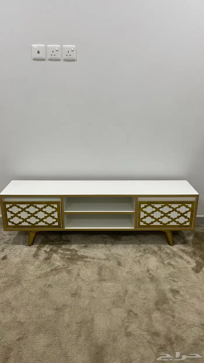 طاولة شاشه ب 170 ريال فقط 0