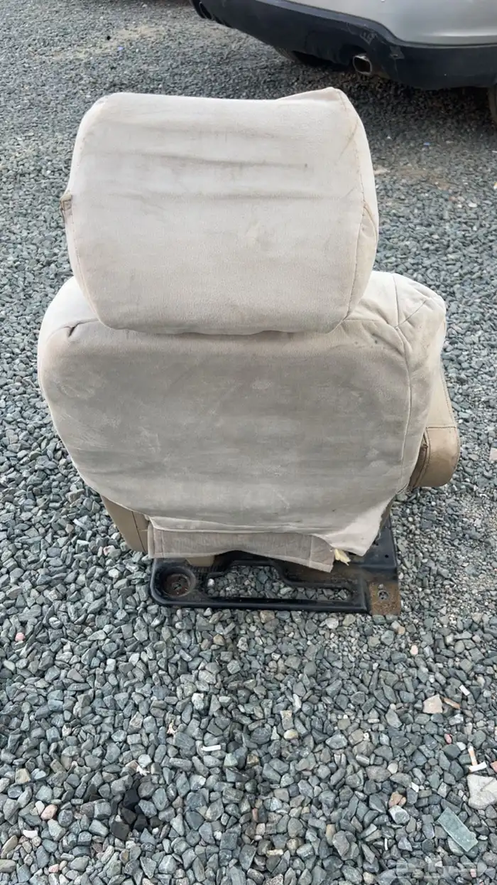 يوجد لدي مقعده جمس منفصلة 2