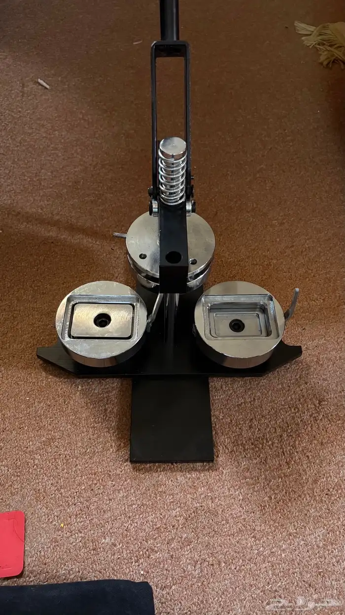 مكبس يدوي للشعارات جديد 4