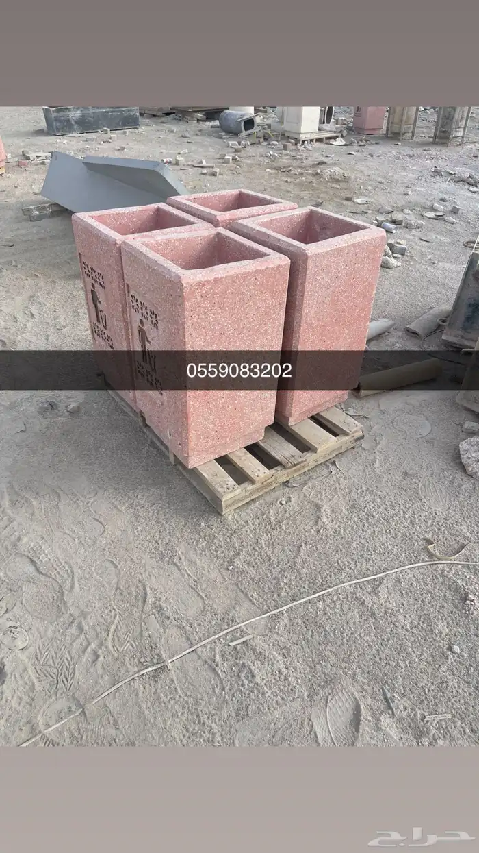 كراسي خرسانية إحواض زهور حاويات نفايات طاولات مصدات تجميلية 19