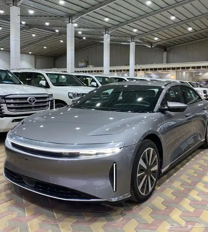 سيارة لوسيد آير موديل 2025 جديدة اصفار 6