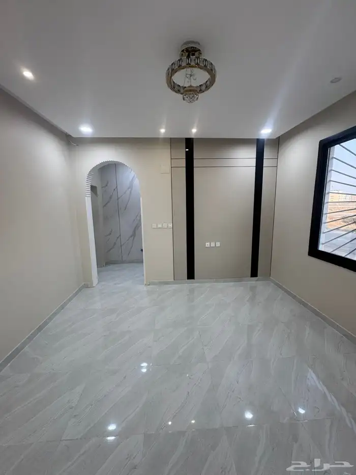 شقق فاخره للبيع بحي الشاطئ مخطط الموسى 12