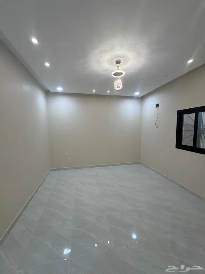 شقق فاخره للبيع بحي الشاطئ مخطط الموسى 1