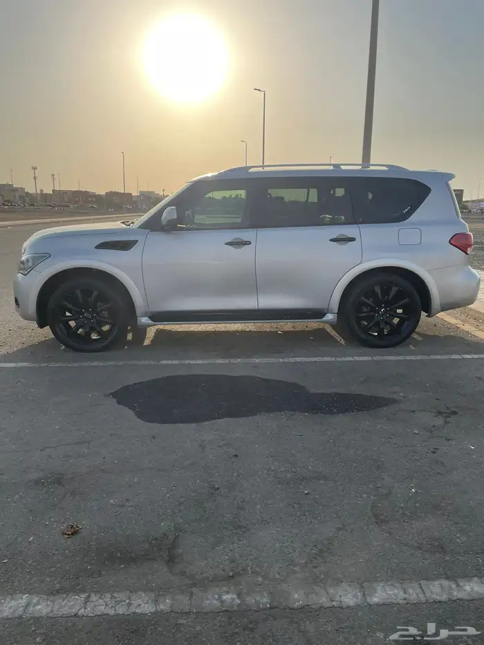 إنفينيتي QX56 3