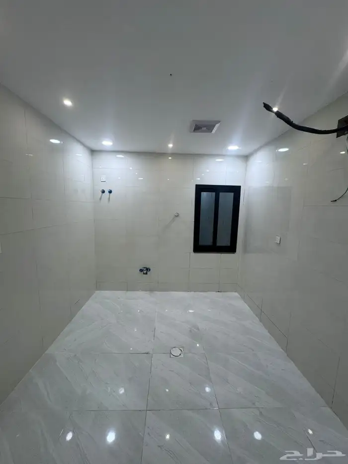 شقق فاخره للبيع بحي الشاطئ مخطط الموسى 2