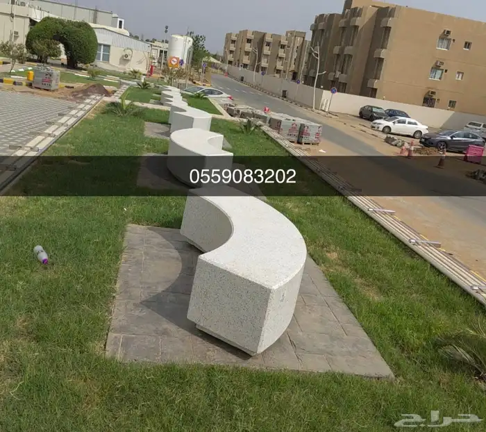 كراسي خرسانية إحواض زهور حاويات نفايات طاولات مصدات تجميلية 52