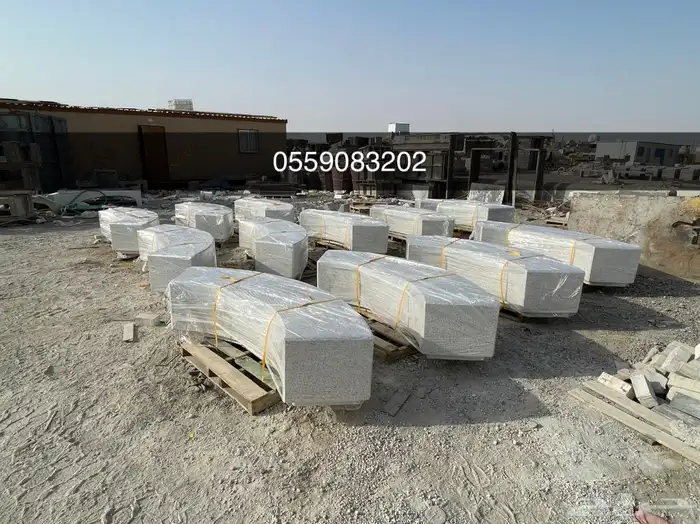 كراسي خرسانية إحواض زهور حاويات نفايات طاولات مصدات تجميلية 58