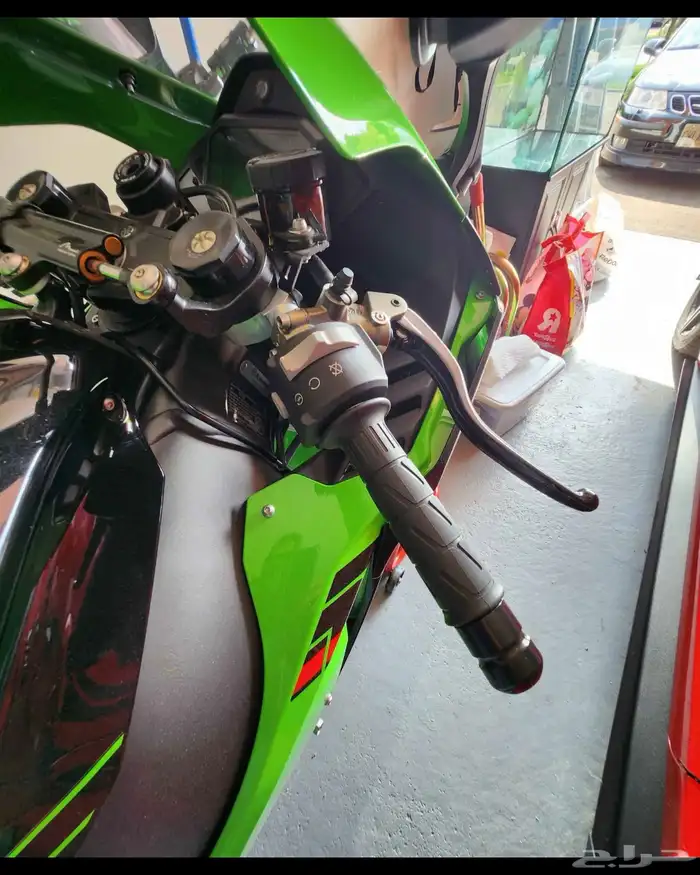 للبيع دباب كوزاكي zx10r موديل 2023 12