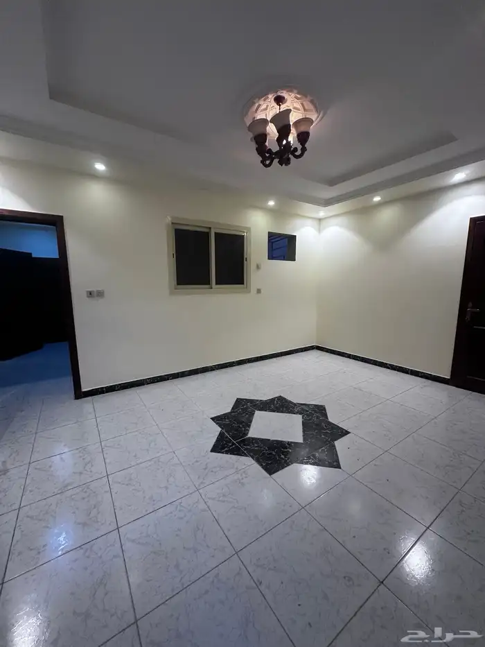 دور للإيجار بعماره تجاري 6