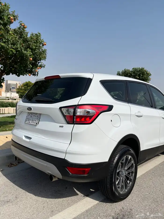 للبيع جيب فورد اسكيب موديل 2019 جاهز للاستخدام 1