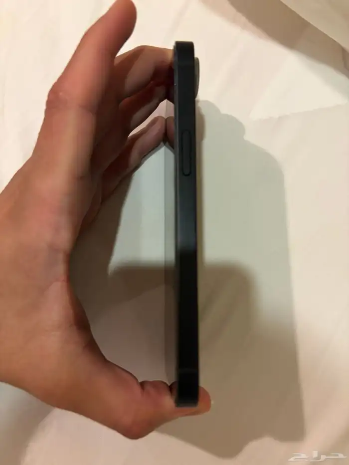 ايفون 16e 1