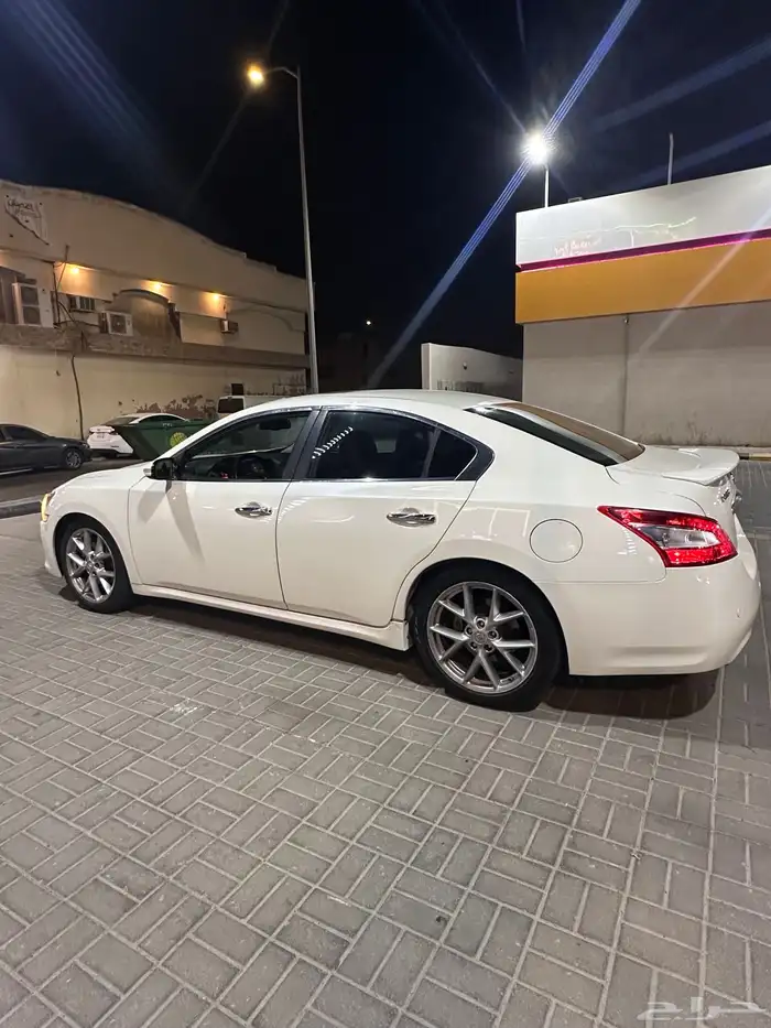 نيسان مكسيما 2010 2