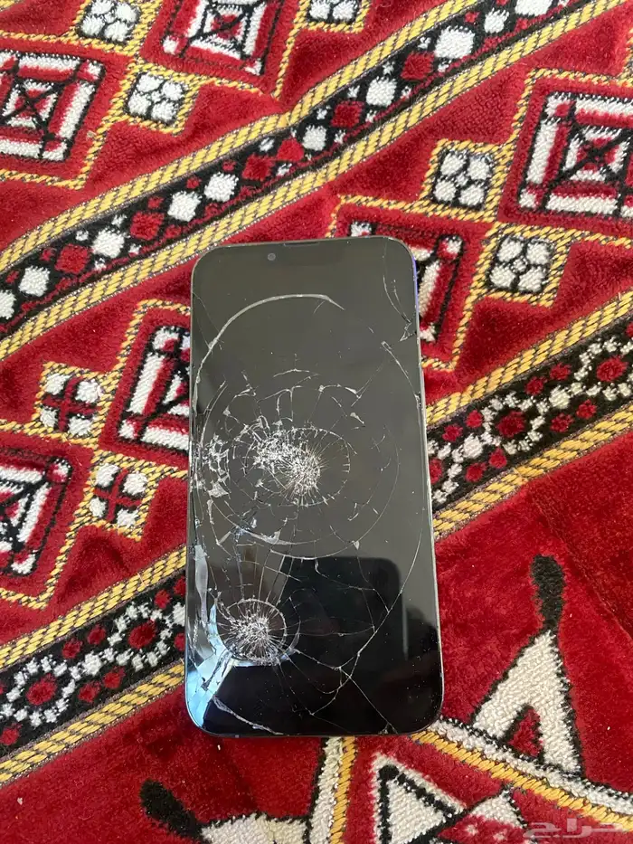 iPhone 13  مع كرتونة خربان ناقصة بورد أو شاشة وخلفية على 0