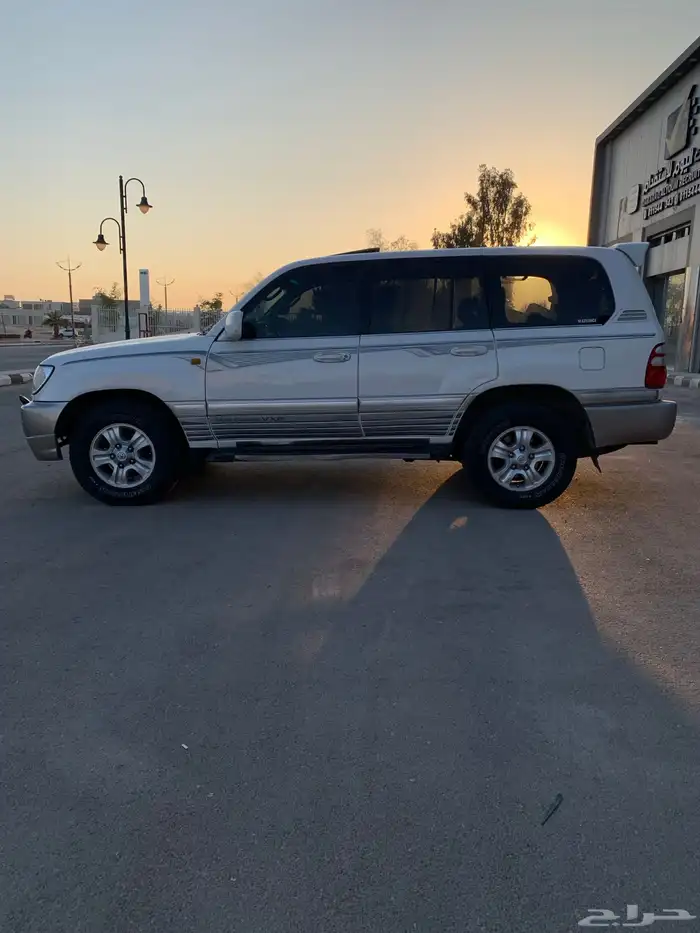 لاندكروزر vxr 2004 3