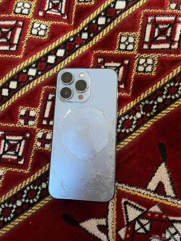 iPhone 13  مع كرتونة خربان ناقصة بورد أو شاشة وخلفية على 1