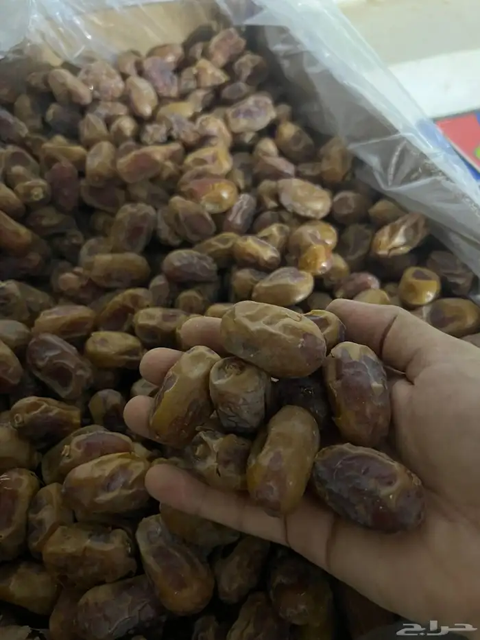 يوجد تمر خلاص للبيع الكمية محدودة 1