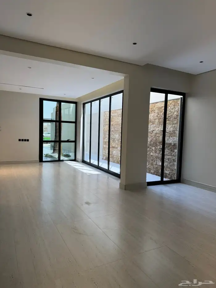 فيلا للبيع حي الملك فهد 15