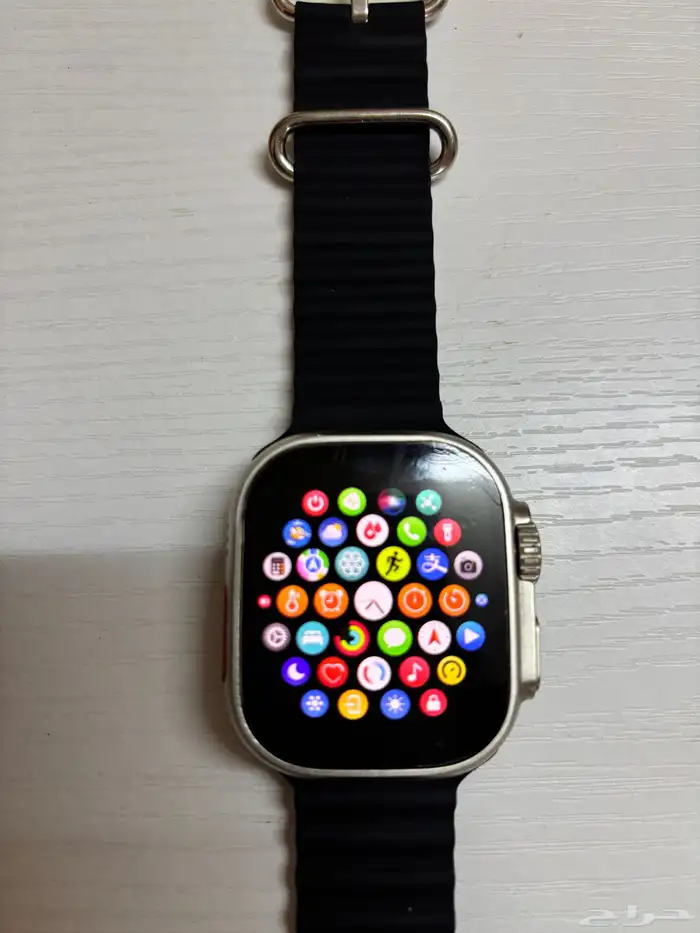 ساعه شبيه ابل الترا 1