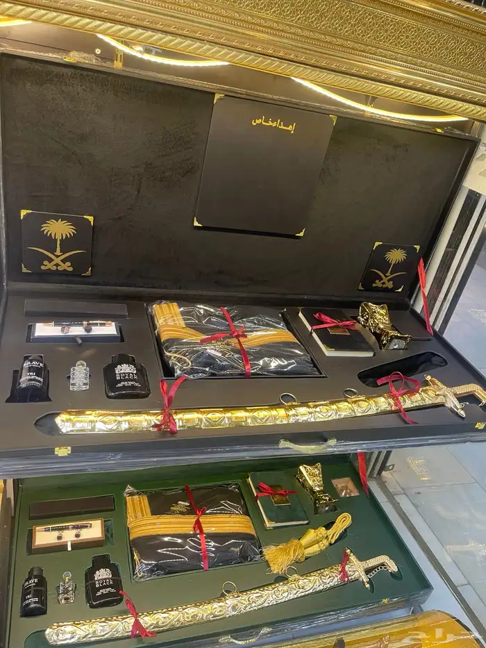 هدايا رجالية بشت سيف درع تخرج ترقية تقاعد زواج 65