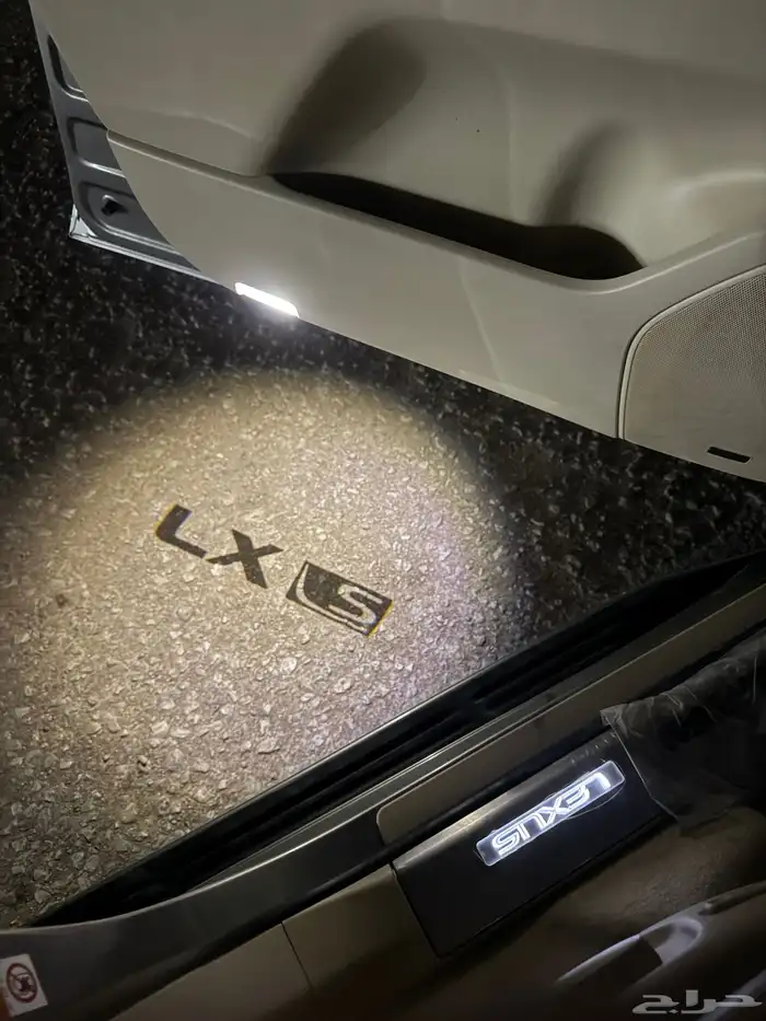 جيب لكزس LX570 نادر من النوادر (مخزن عداد قليل جدا ) 33