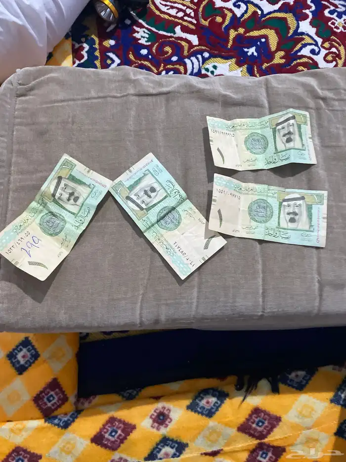 أربع ريالات توقيع أحمد الخليفي السعر على السوم 2