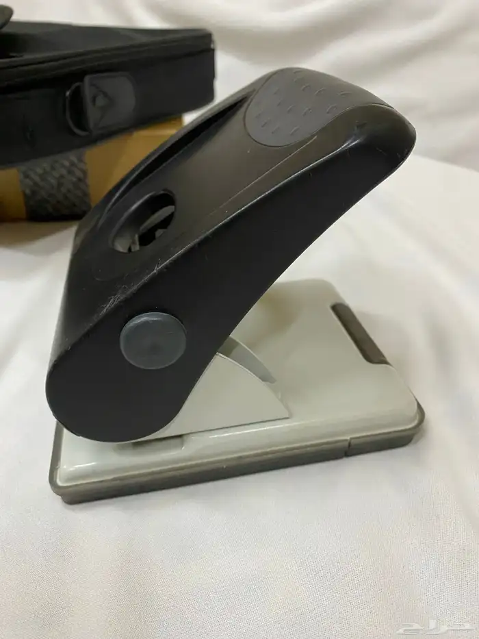 فرامة أوراق   خرامة   مستخدمة وتعمل بشكل جيد 0