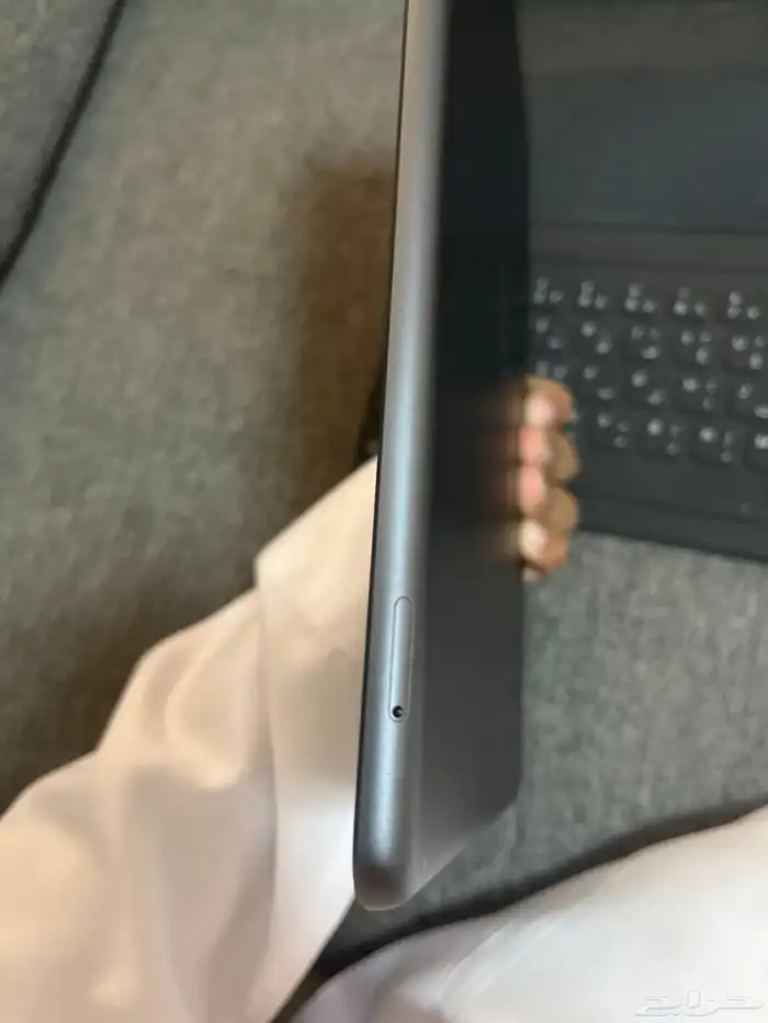للبيع iPad الجيل الثامن في مدخل شريحة 4