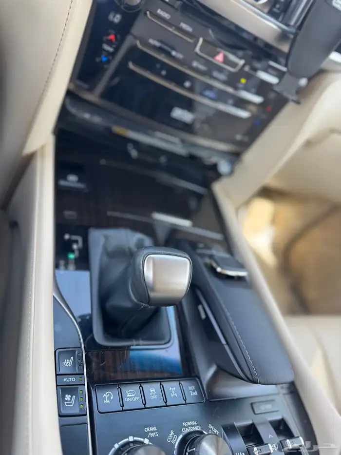 جيب لكزس LX570 نادر من النوادر (مخزن عداد قليل جدا ) 22